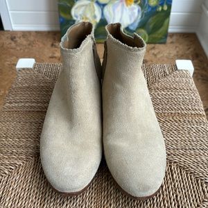 Jack Rogers sand suede scalloped edge booties size 9